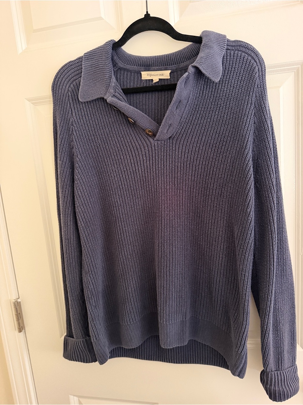 Madewell Knit V-Neck Sweater in navy blue Size Small